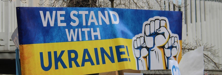 A rally in Vancouver protesting Russia's attack on Ukraine - Photo by Sima Ghaffarzadeh / Pexels