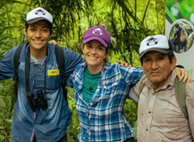 Tamara Britton (centre) with collaborators from local communities at Pacoche Wildlife Refuge in Ecuador.